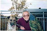 http://upload.wikimedia.org/wikipedia/ru/thumb/c/cc/Levon_M_Mkrtchyan_and_dog.jpg/220px-Levon_M_Mkrtchyan_and_dog.jpg